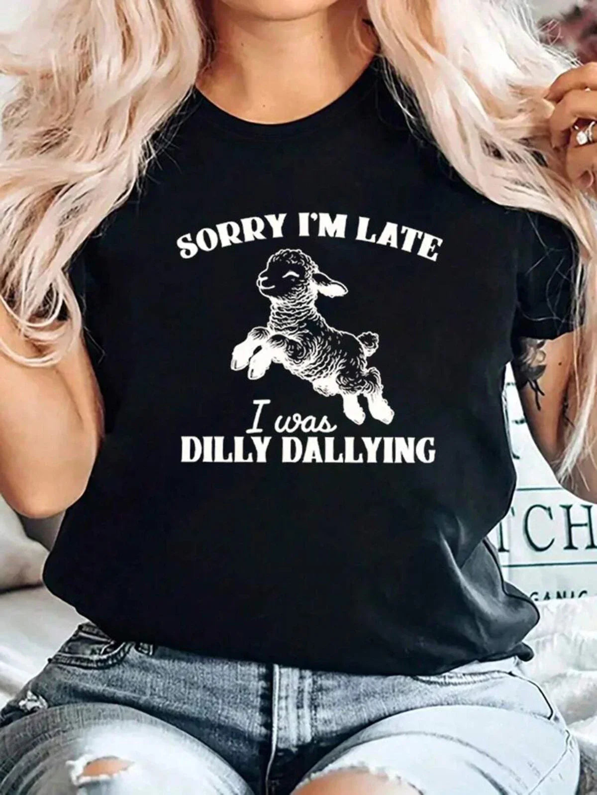 Lamb Graphic Cute Casual T-shirt