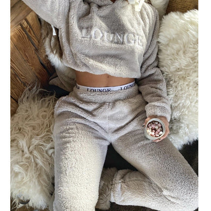 Elegant Stylish Modern Feminine Chic Comfortable Relaxed Summer Suit