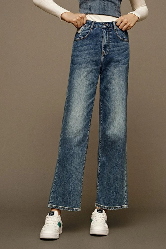 Fashionable Straight-Leg Denim Jeans