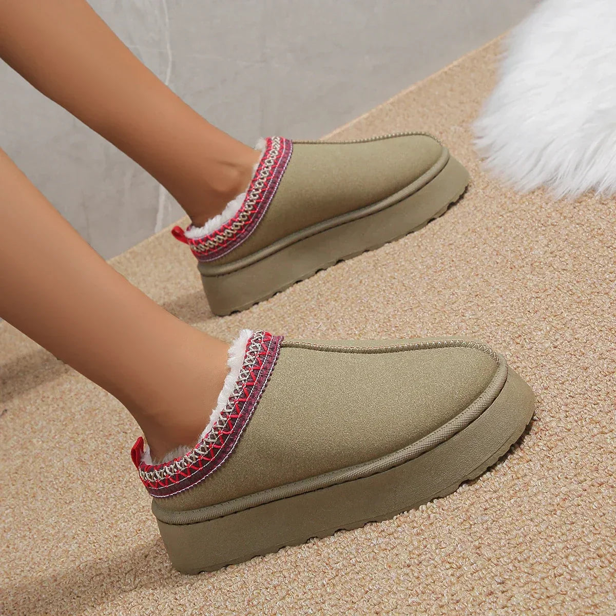New Ankle Flats Platform Women Snow Boots Suede Plush Warm Winter New Thick Fashion Shoes Chelsea Women Boots Plus Size 43
