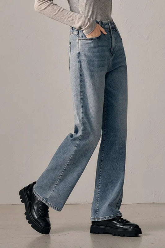 Fashionable Straight-Leg Denim Jeans